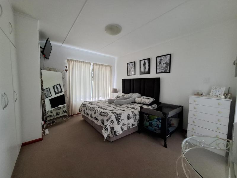 To Let 3 Bedroom Property for Rent in Fairview Golf Estate Western Cape